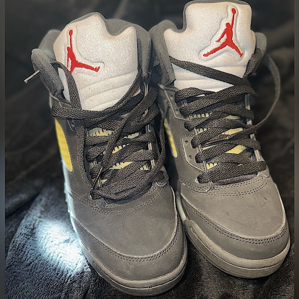 Jordan 5 retro og bg 'metallic' 2016 Boy Size 6y (Must See)